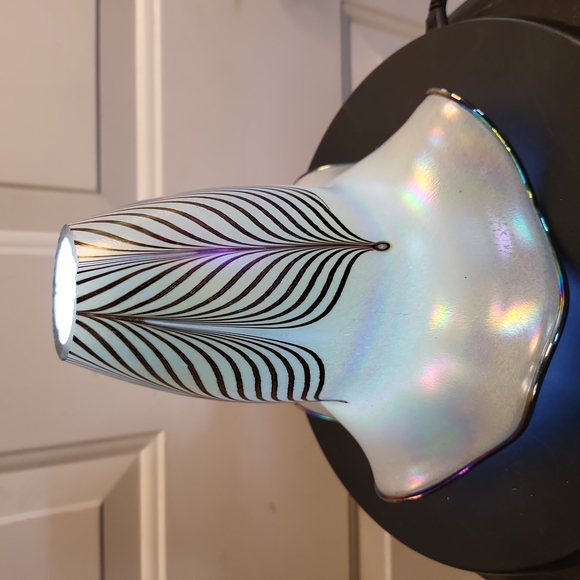 Quoizel Pulled Feather Art Glass Shade Signed Todd Phillips Salamander Art Glass - Picture 2 of 14